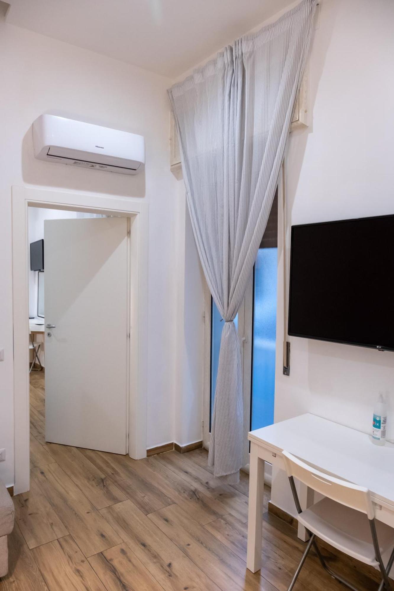 Colibri A Piazza Dante Lägenhet Neapel Exteriör bild
