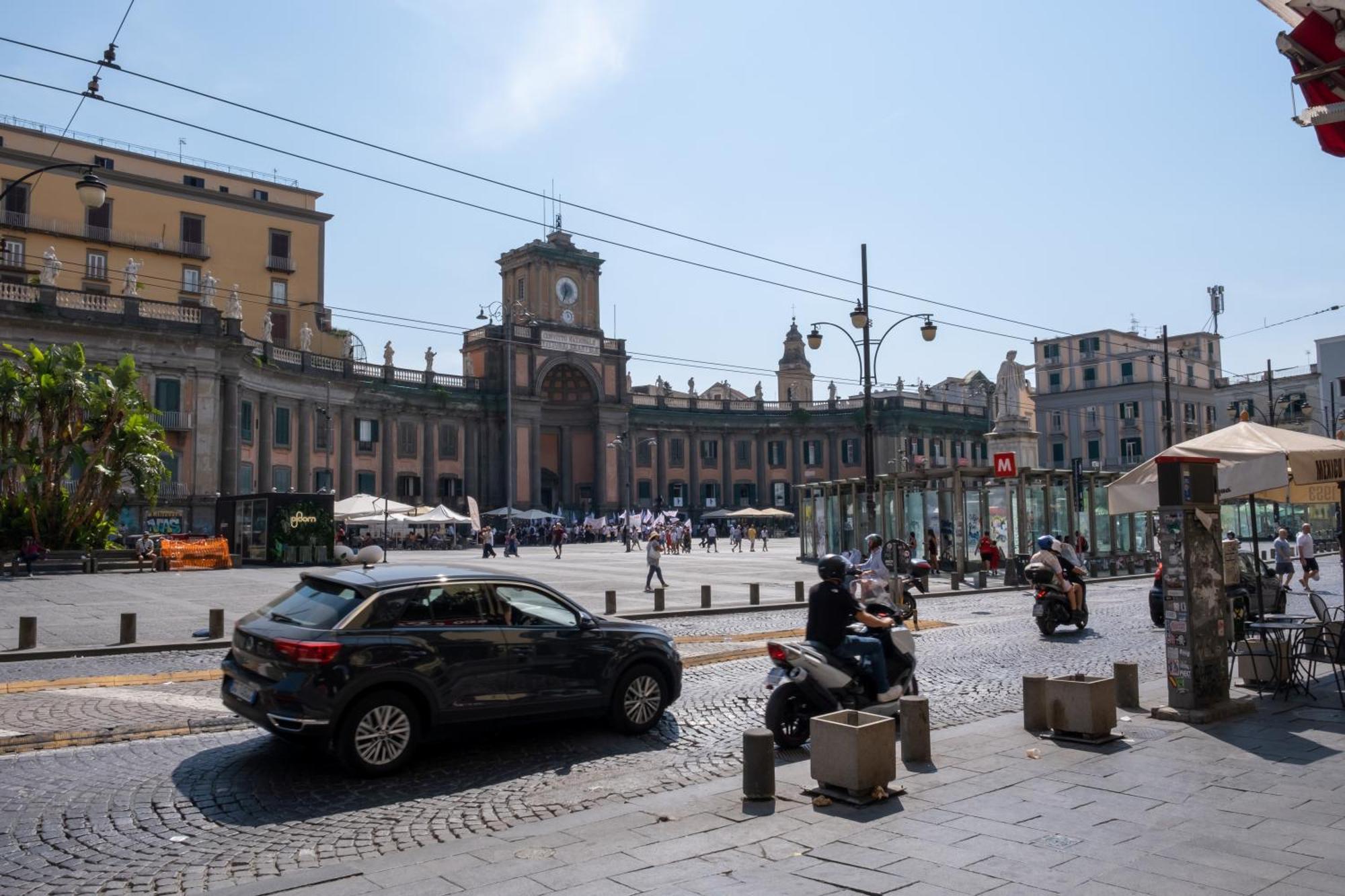 Colibri A Piazza Dante Lägenhet Neapel Exteriör bild