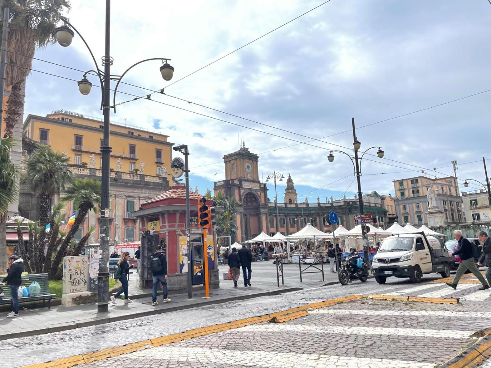 Colibri A Piazza Dante Lägenhet Neapel Exteriör bild